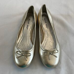 DAVID TATE LEATHER GOLD BALLET FLATS.  NEW
